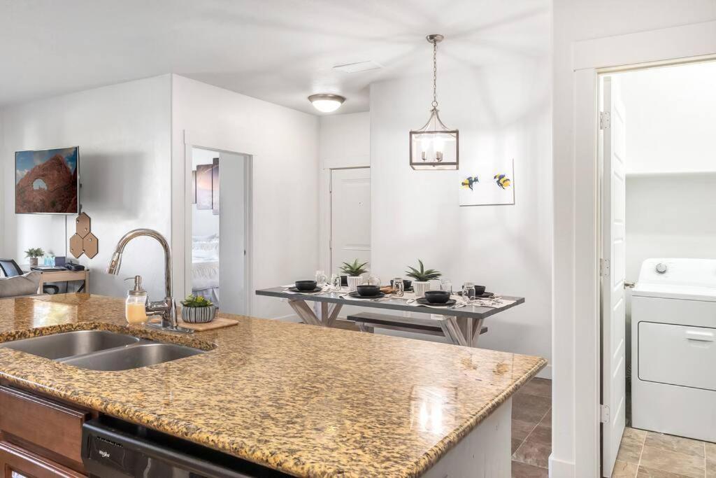 Bee Chic In Sojo W/Hot Tub+Gym+Local Ski Slopes South Jordan Buitenkant foto